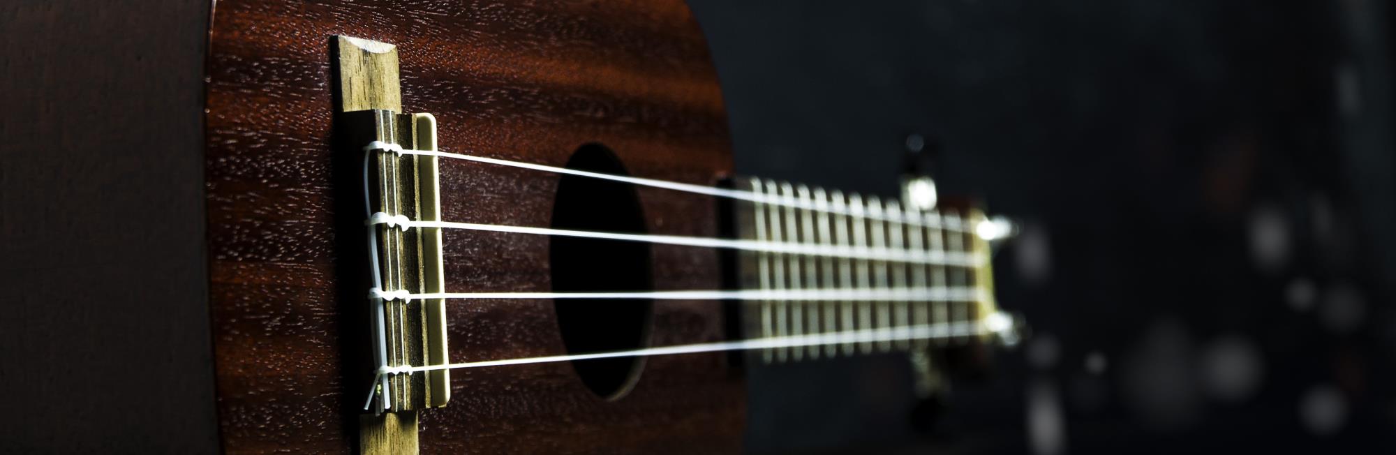 Ukulele_AdobeStock_283608486